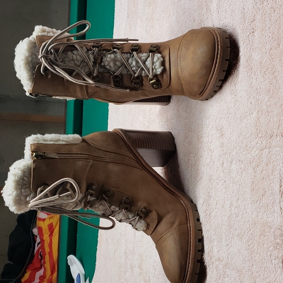 Nine West lace up boots size 81/2 med - Picture 3 of 16